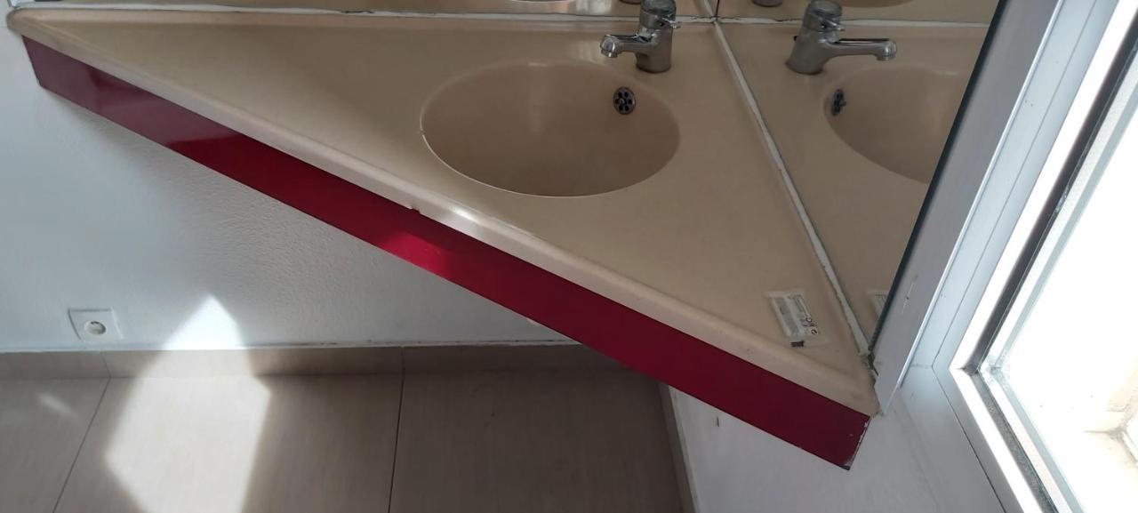 Lyon Est Hotel *